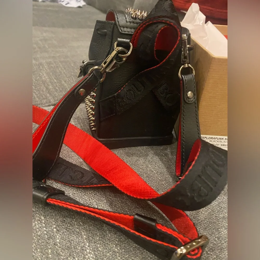 Christian Louboutin mini bag - Picture 5 of 8